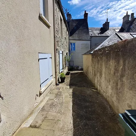 Les Chats Pitres Maison Au Calme Renovee Avec Jardin, Abri A Velo, Parking Gratuit, 5 Mn A Pied Du Centre Bayeux Proche Des Plages Du Debarquement Exterior photo
