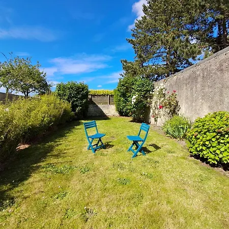 Les Chats Pitres Maison Au Calme Renovee Avec Jardin, Abri A Velo, Parking Gratuit, 5 Mn A Pied Du Centre Bayeux Proche Des Plages Du Debarquement Exterior photo