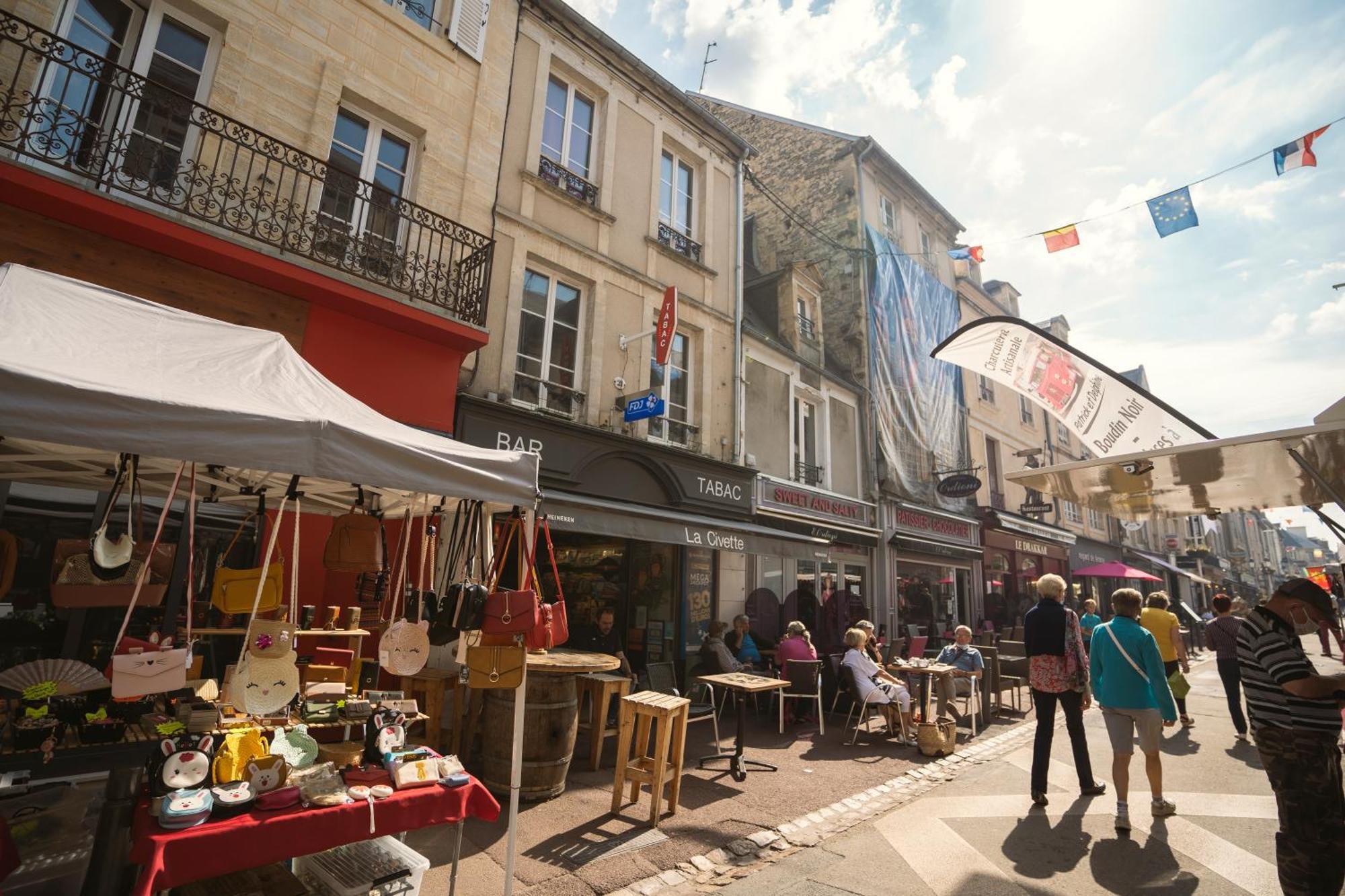Les Chats Pitres Maison Au Calme Renovee Avec Jardin, Abri A Velo, Parking Gratuit, 5 Mn A Pied Du Centre Proche Des Plages Du Debarquement
